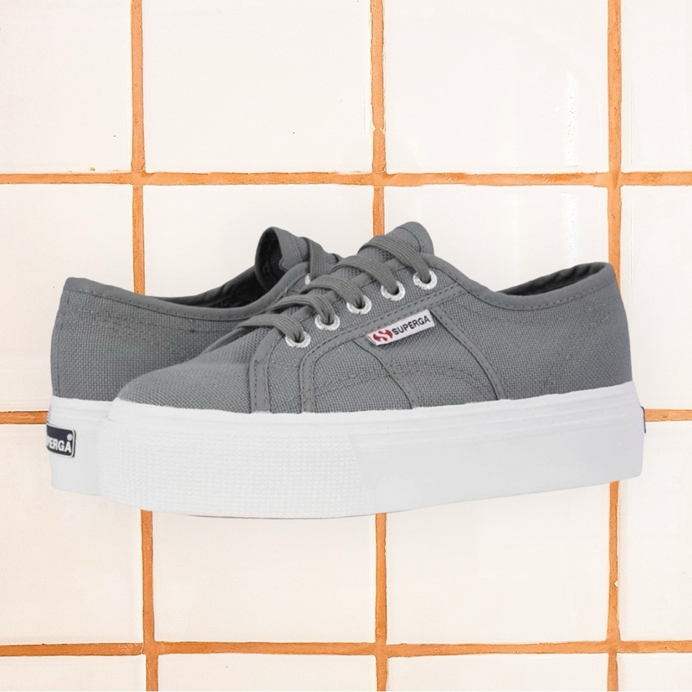 Superga Platform Sneakers NWOT

sz eu 41
